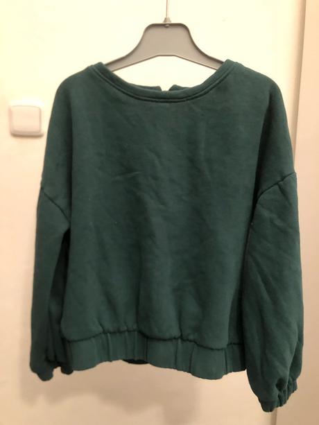 Lahvově zelená mikina s knoflíčky, 122