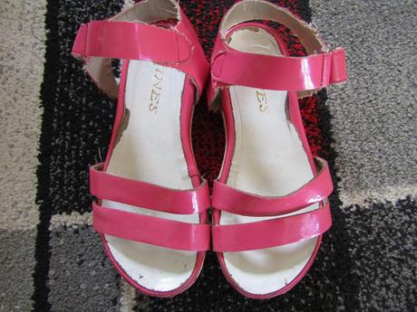 Sandálky poro holku vel.32 zn.jines, 32