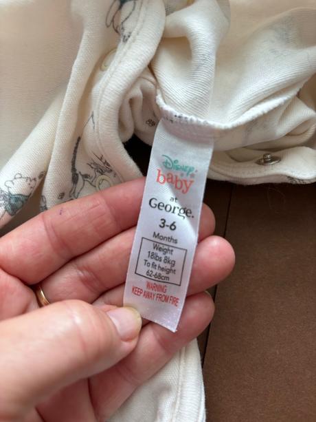 Overálek krémové barvy - v.3/6 měs, disney,68