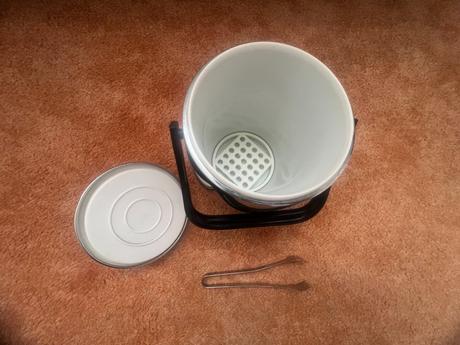 Termoizolační nádoba na led,