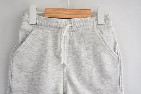 Kraťasy vel. 3 - 4 roky, tu,104