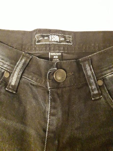 Tmavé kraťasy fsbn vel. xs, fishbone,xs