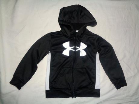 Černá sportovní bunda 4/5 let, under armour,110