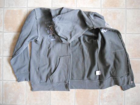 Mikina s kapucou, 158