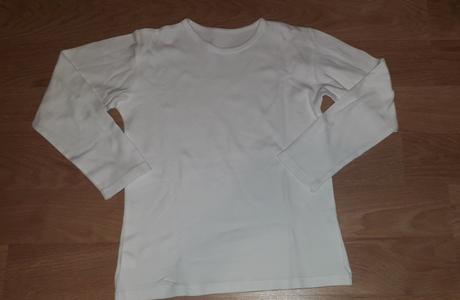 Bílý nátělník, 140