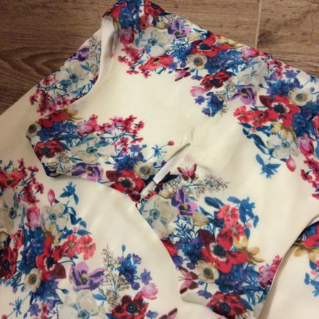 Květované šaty, atmosphere,38