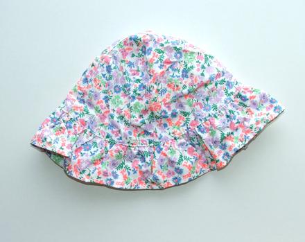 C66 květovaný klobouk vel. 86, marks & spencer,86