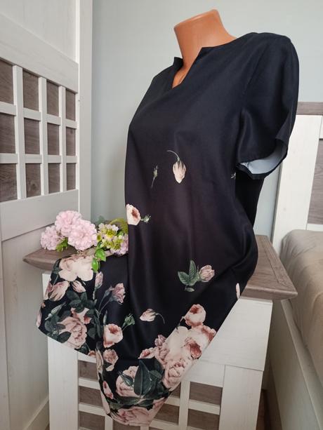 Šaty s růžemi, 38