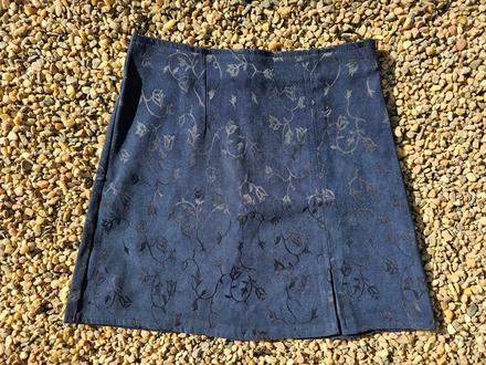 N73	dívčí elegantní sukně vel. 152 - 158, 152