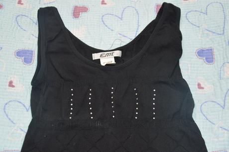 146 152 elastické tričko s kamínky, 146