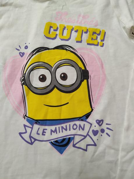 Dvoudílné pyžamo s cedulkou, 122