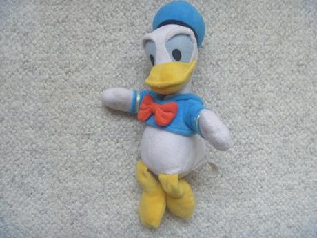 Plyšová postavička kačer donald,