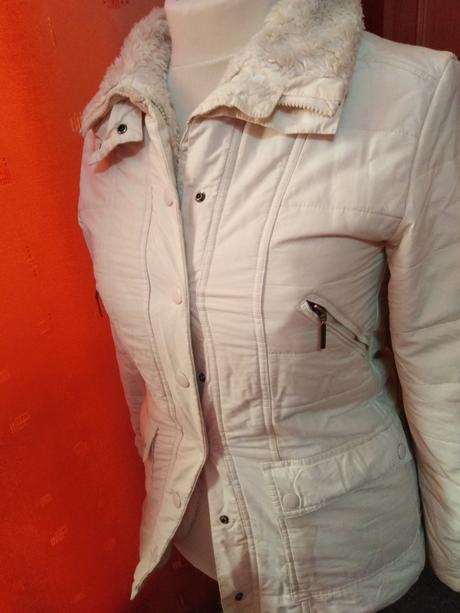 Dámský kabát s kožíškem, 38