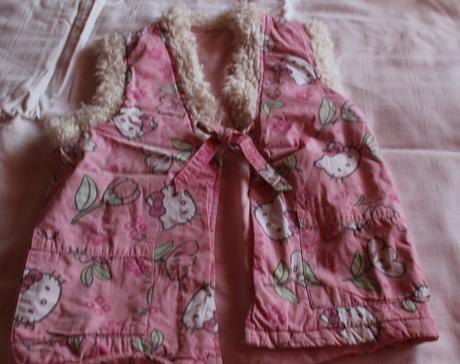 Ho60. zateplená vesta hello kitty, 7-8 let, 128