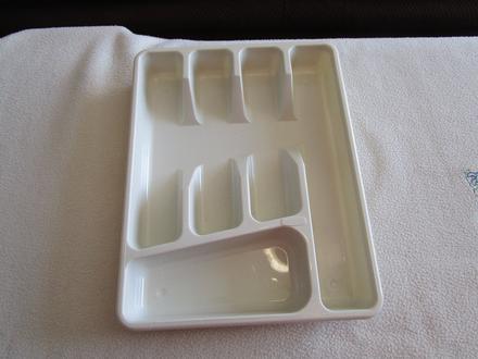 Nepoužitý plastový pořadač na příbory, tesco, 