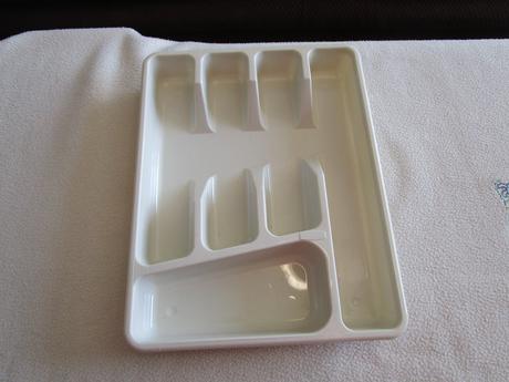 Nepoužitý plastový pořadač na příbory, tesco, 