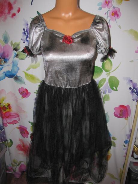 Karnevalový kostým - halloween, zombie,upírka apod,