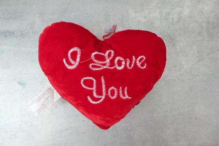Plyšové srdce s přísavkou,