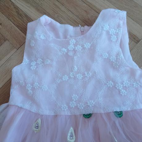 2x sváteční šaty, 104