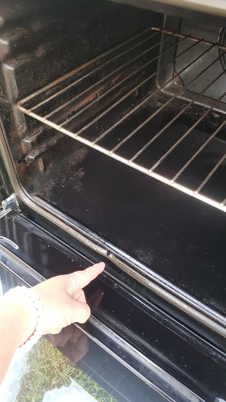 Elektricka trouba, indesit