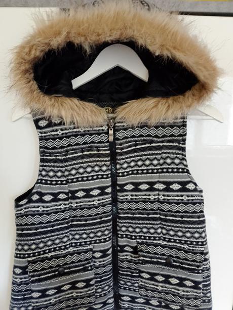 Stylová jarní vesta s kožíškem, m