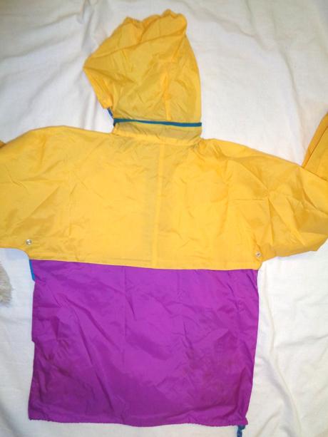Pěkná barevná šusťáková bunda, 140