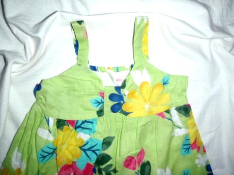 Nepřehlédnutelné květované barevné šaty, girl2girl,104