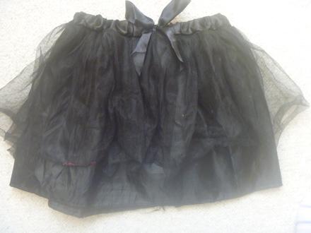 Černá tylová sukýnka na halloween vel. 134/140,
