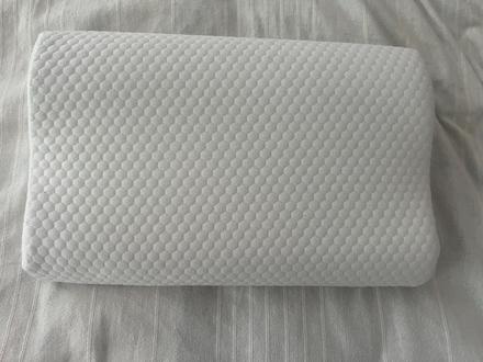 Profilovaný polštář z paměťové pěny vanse, 