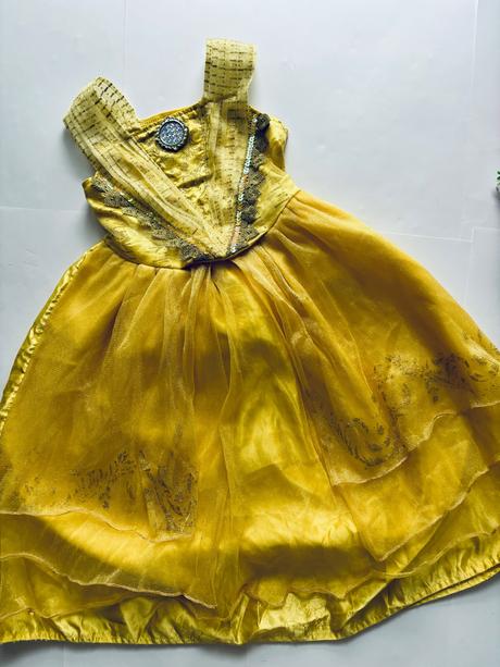 An11/ kostým bella kráska - v.3/4 roky, 