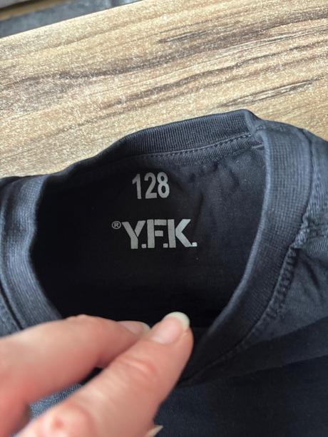 Černá halenka, kik,128