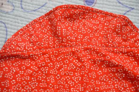 98 104 110 116 122 128 červený šátek s kšiltem, 110