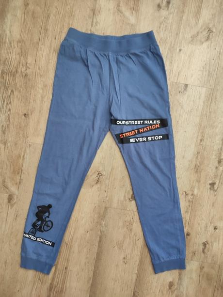 Pyžamo dlouhý rukáv 145/152, 146