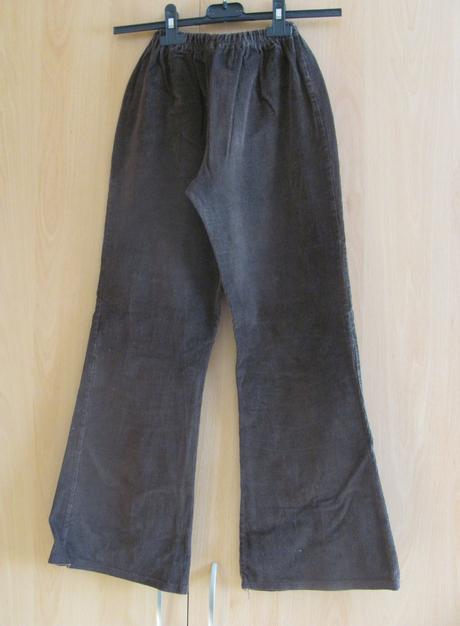 Hnědé manšestrové kalhoty, 158