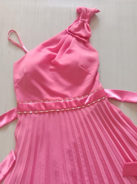 Krásné šaty vel.s, s