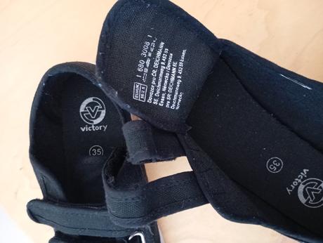 Černé tenisky s bílou podrážkou, victory,35