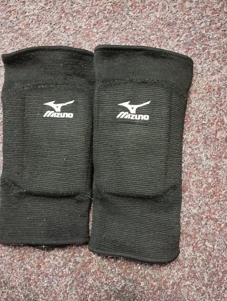 Chrániče mizuno volejbalové, 