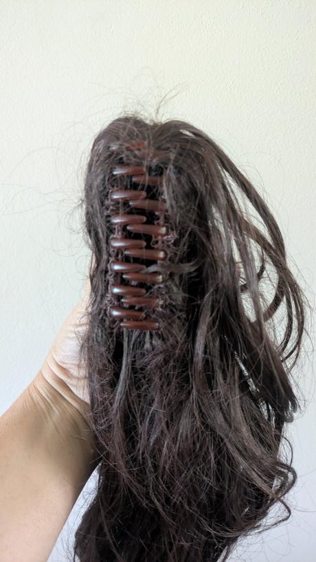 P46 prodloužení vlasů, culík na clip, 33 cm,
