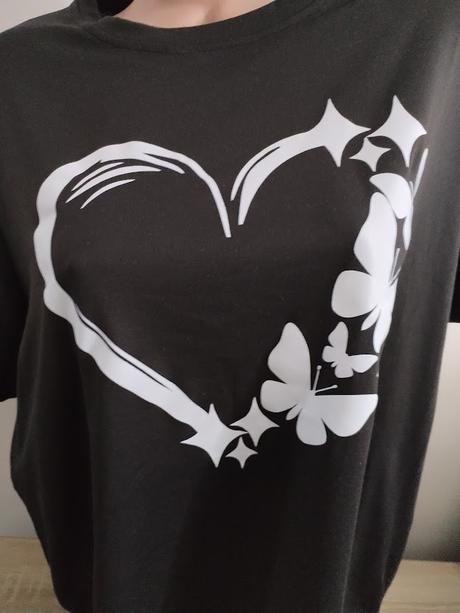 Černé triko se srdcem vel.4xl, 48 / 4xl