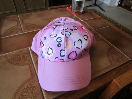Pěkná lehká růžová kšiltovka se srdíčky, vel. m, m