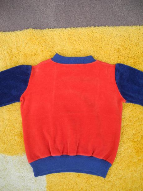 Sametová mikina, 92