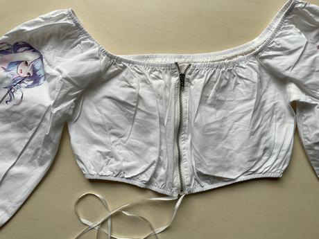 Crop top anime merch, vel s do xs, shein, s