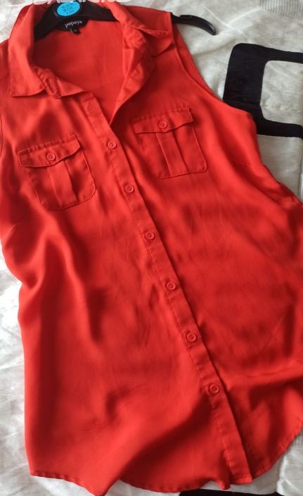 Červená halenka, papaya,s