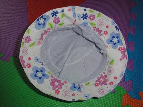 Klobouček s kvítečkama, 68