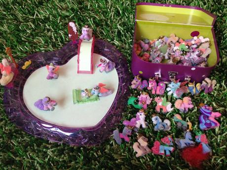 Filly konicci a kluziste s doplnky, 