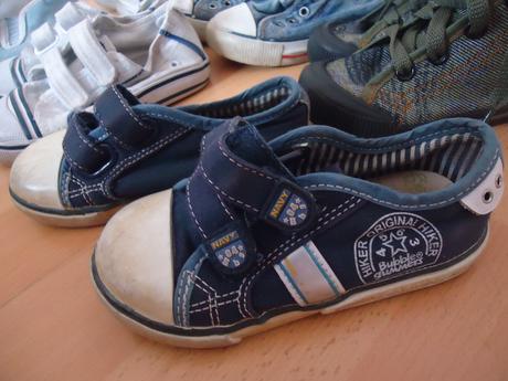 Mix plátěných tenisek, 24