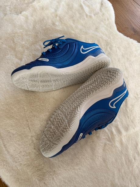 Tenisky sálovky, nike,38