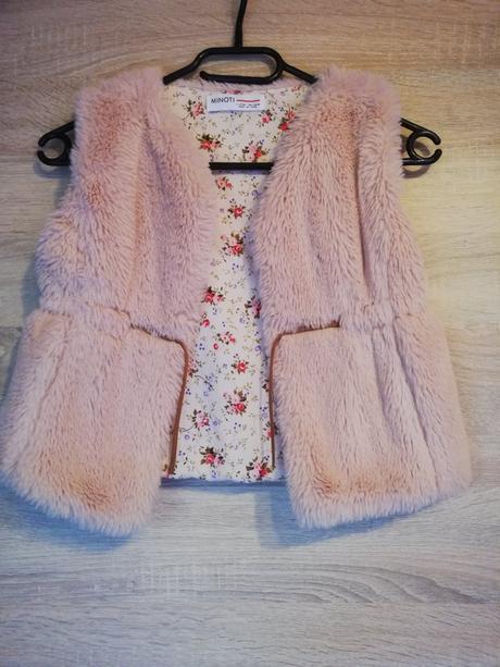 Vestička dívčí chlupatá vel. 4-5 let., minoti,110