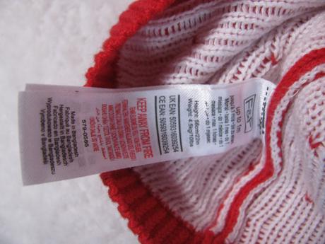 Krásný červený svetřík s tučňákem, f&f,56