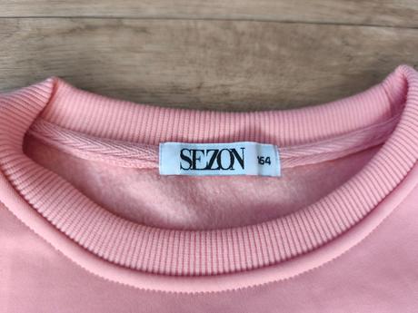 Mikina s koněm, 164